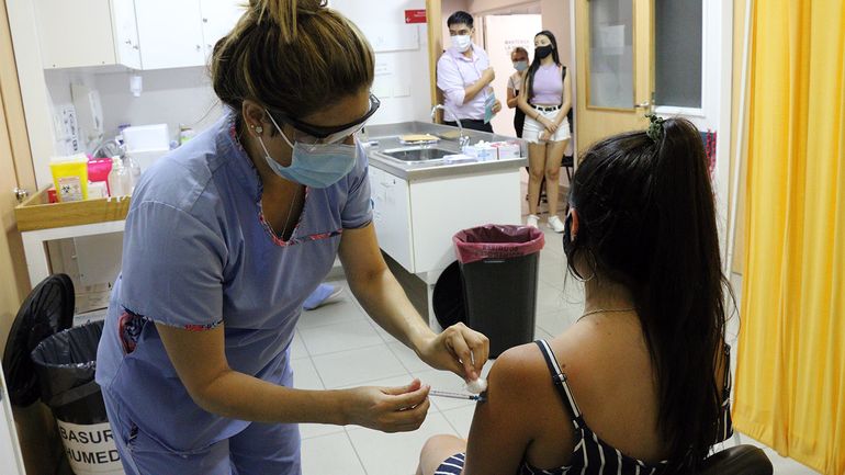 COVID en Neuquén: tres de las cuatro víctimas fatales no estaban vacunadas