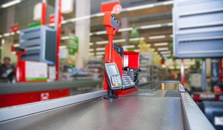 Luego de analizar las cámaras de seguridad, lograron comprobar la manera en que operaban dos empleadas del local. Luego de analizar las cámaras de seguridad, lograron comprobar la manera en que operaban dos empleadas del local.