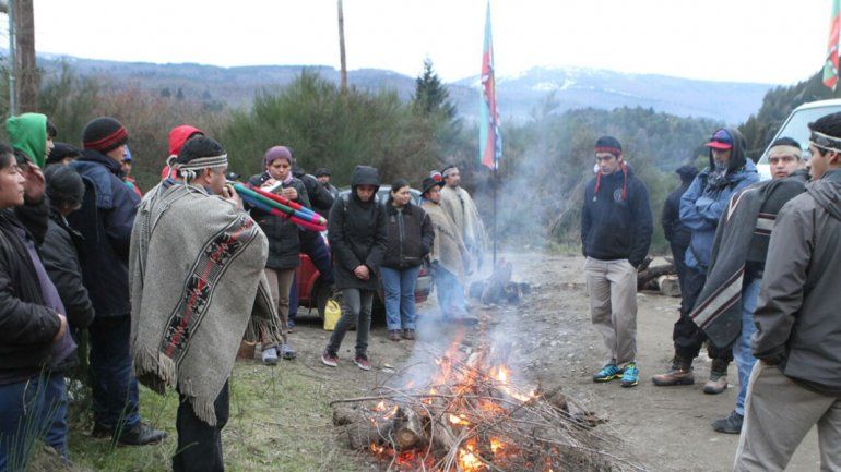 Protesta Comunidad Curruhuinca en Chapelco.