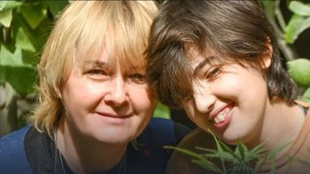 Berta Tachek y su hija Salomé, dos incansables luchadoras de Chubut en favor de la legalización del cannabis medicinal. Berta Tachek y su hija Salomé, dos incansables luchadoras de Chubut en favor de la legalización del cannabis medicinal.