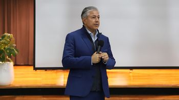 Rolando Figueroa habló de varios temas, entre ellos, el proyecto de modificación de Zona Fría. Rolando Figueroa habló de varios temas, entre ellos, el proyecto de modificación de Zona Fría.