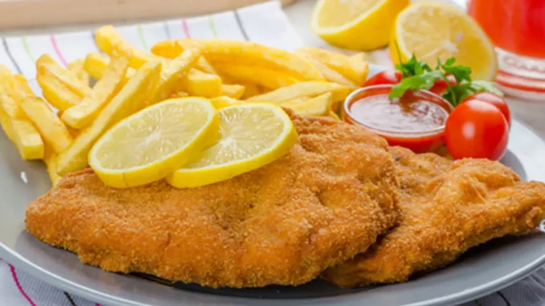 Milanesas de pollo deliciosas para comer al plato o en sándwich. Milanesas de pollo deliciosas para comer al plato o en sándwich.