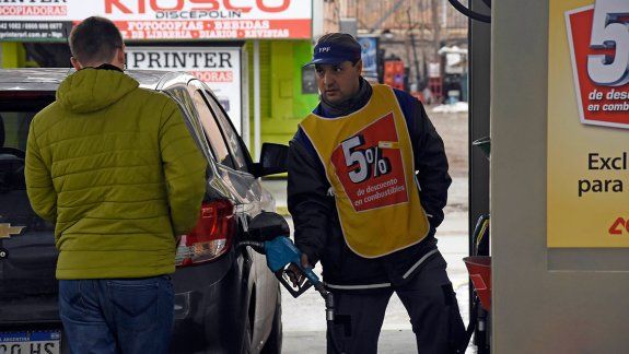 Los combustibles aumentan por primera vez en el año