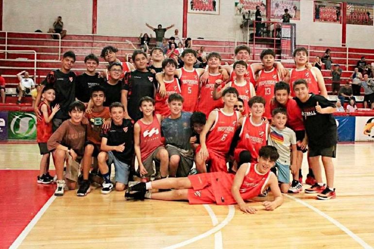 Básquet: Independiente de Neuquén, en semifinales nacionales con los U13