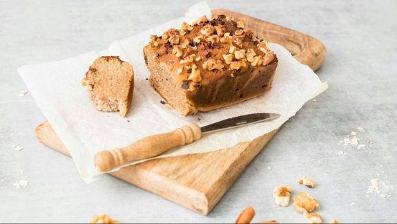 Budín de nueces y almendras pero sin harina ni azúcar: cómo hacer esta versión fácil y en minutos