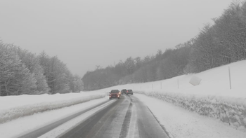 con grandes nevadas en la cordillera, como se encuentran los pasos pino hachado y cardenal samore