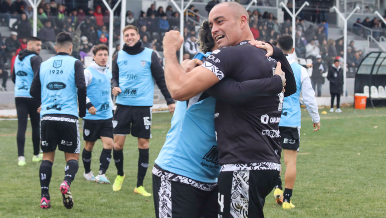 Damián Jara festeja el único gol de la tarde para Cipo en La Visera. Fotos: Anahí Cárdena&nbsp;