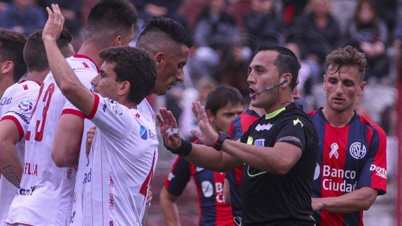 Huracán le dio un duro golpe al Ciclón y Pizzi tambalea