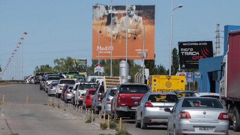 Siguen las demoras en los puentes carreteros