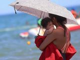 El calor ya se hace sentir fuerte en diciembre y los ríos comienzan a llenarse de gente.