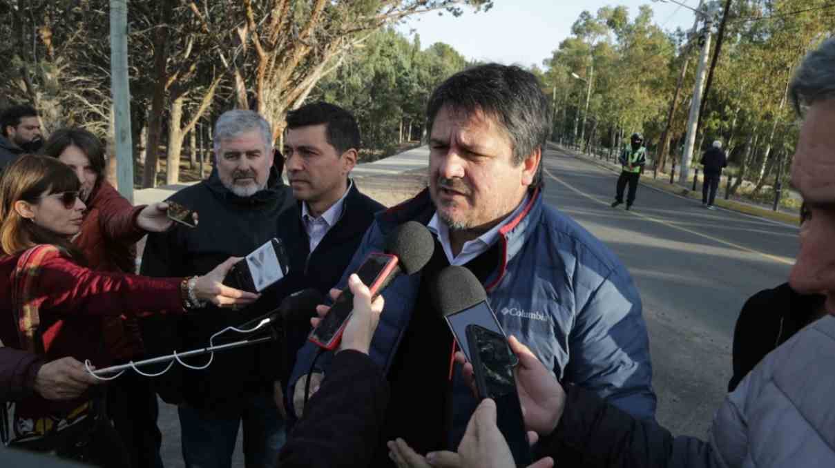 La ola de inauguraciones de Gaido incluye el final del Paseo Costero del Limay