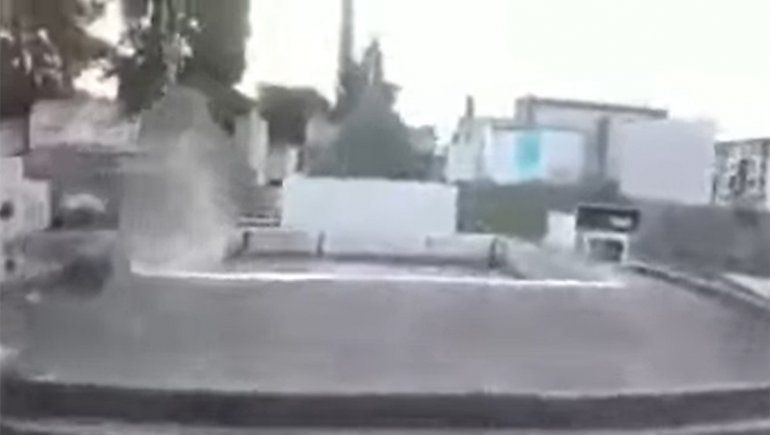 Video de jóvenes haciendo parkour en un cementerio desató la furia de vecinos