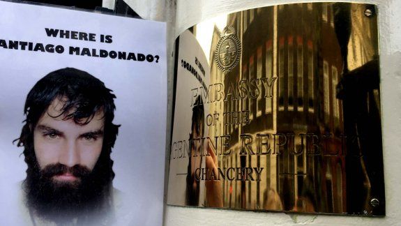 Where is Santiago?: el reclamo llegó hasta Europa
