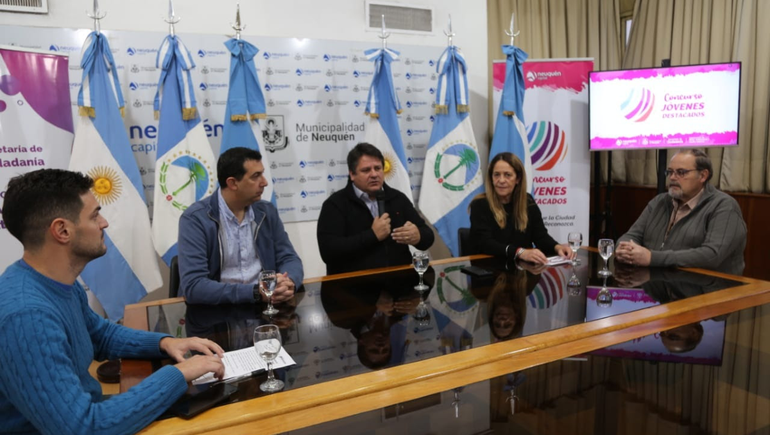 El intendente Mariano Gaido en el lanzamiento del programa Jóvenes Destadcados. El intendente Mariano Gaido en el lanzamiento del programa Jóvenes Destadcados.