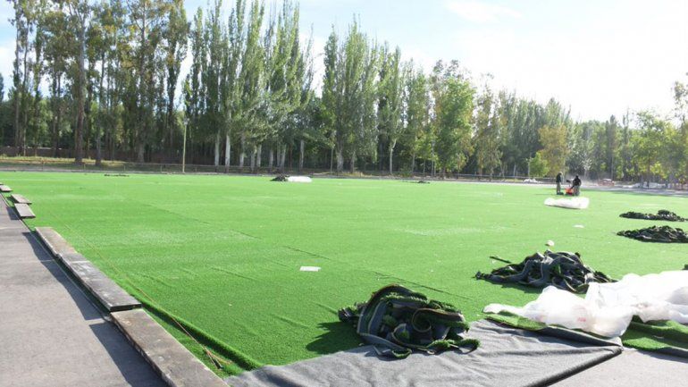 Plottier tendrá una cancha de hockey de césped sintético