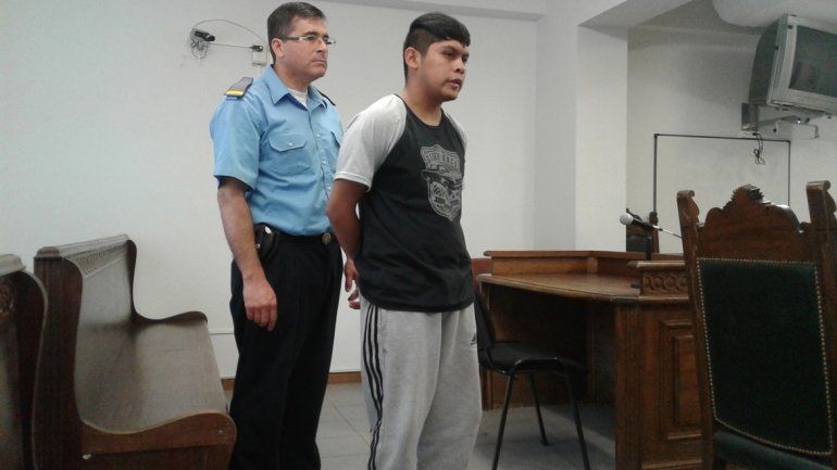 Jonathan Lefín junto a su defensor durante la audiencia de acusación.