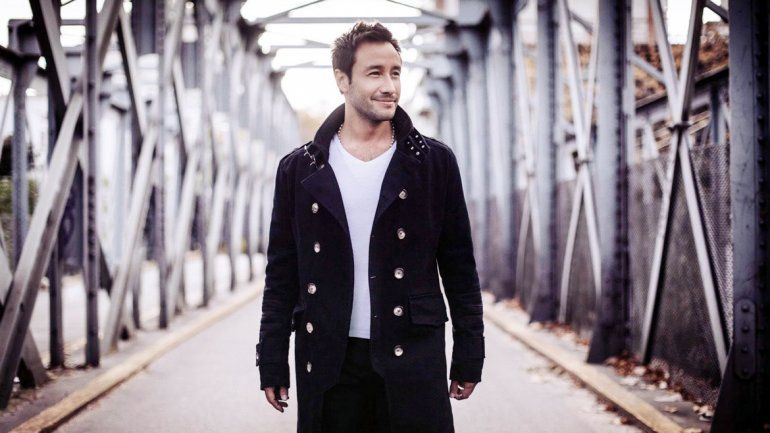 Cuenta pendiente.Sueño con cantar en una película de Disney.Paso previo.Fui la voz de Peter Pan sobre hielo. Estuvo genial.