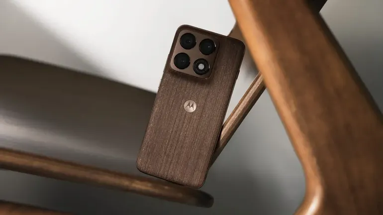 El Edge 70 Pro, con su acabado de madera. El Edge 70 Pro, con su acabado de madera.