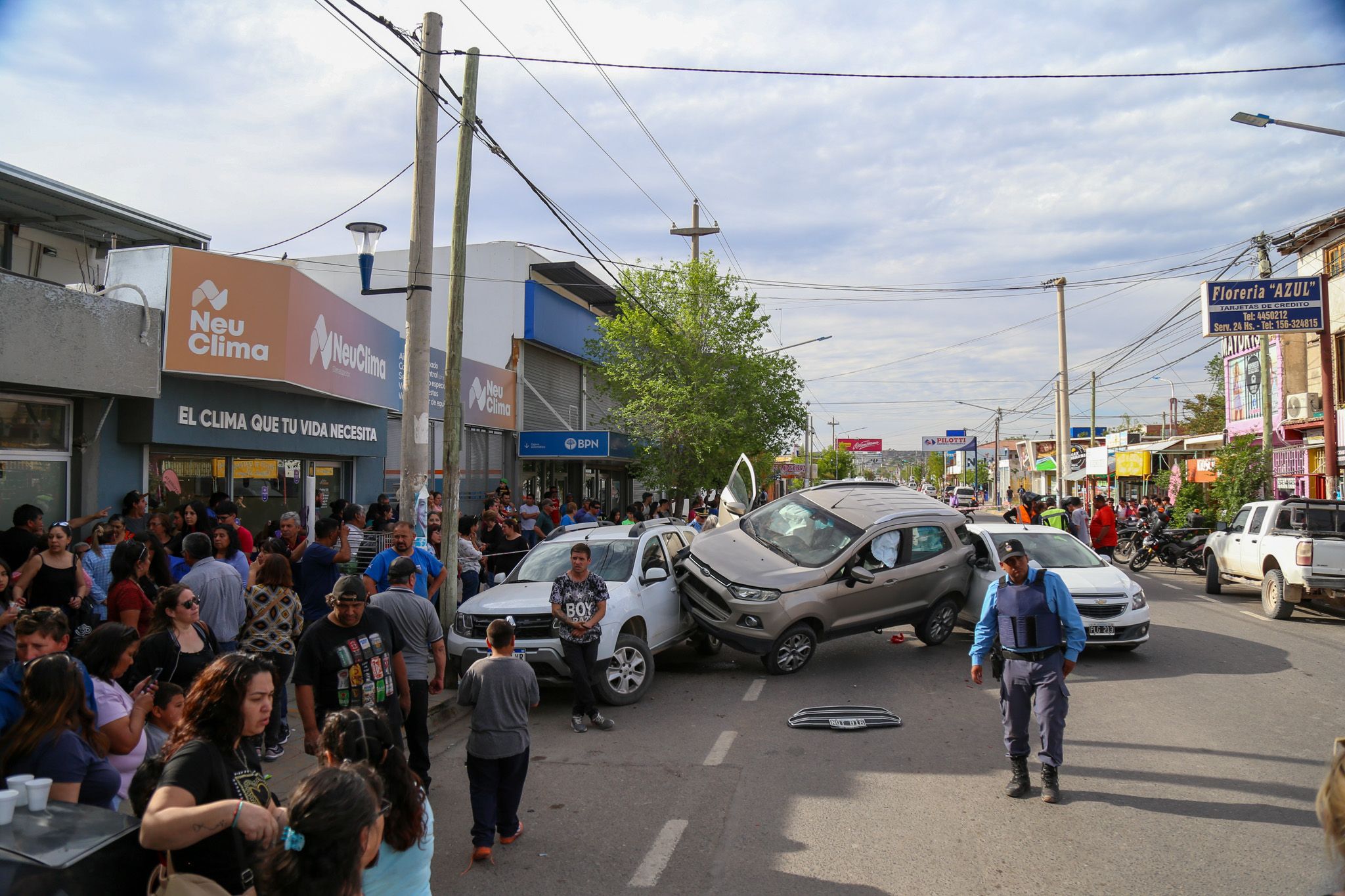 Un conductor se descompensó y provocó un violento accidente en el Oeste neuquino