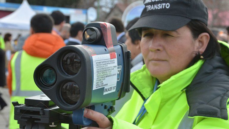 Durante el primer mes, no pagarán multa los conductores detectados por los radares