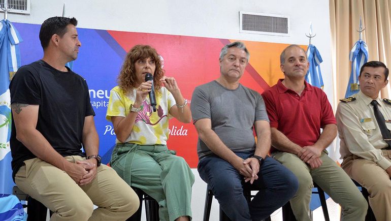 María Pasqualini, secretaria de Capacitación y Empleo, confirmó que la Municipalidad de Neuquén está trabajando para convertir esta regata en un evento nacional. María Pasqualini, secretaria de Capacitación y Empleo, confirmó que la Municipalidad de Neuquén está trabajando para convertir esta regata en un evento nacional.