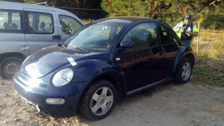 Tenían pedido de captura y circulaban con un auto sin papeles