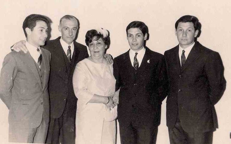 Haydee, Máximo y sus hijos.