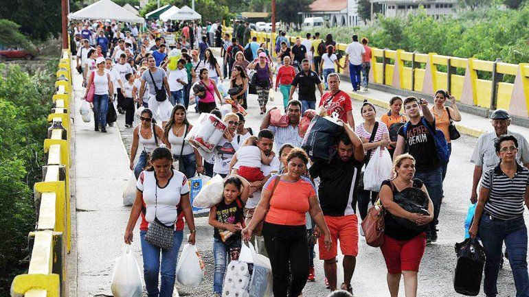 Miles de venezolanos fueron a Colombia el sábado y domingo.