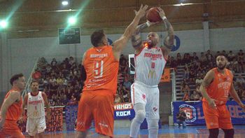 Marcelo Piuma fue el goleador de Independiente en Roca. Fotos: gentileza Gino Avoledo