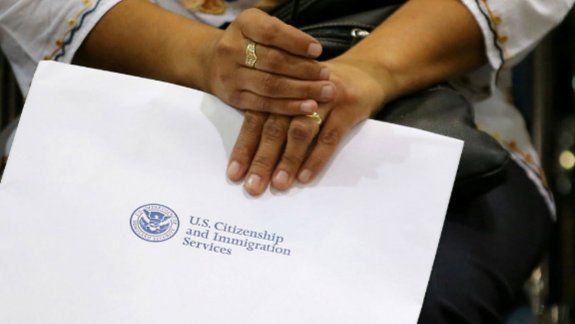 Trump encarece  el costo para sacar la ciudadanía
