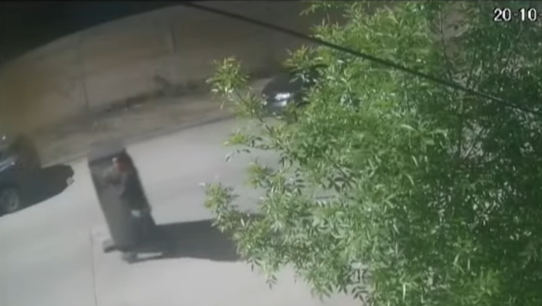 Vecinos hartos de los robos en Rincón de Emilio: cayó el sospechoso ladrón de la patineta