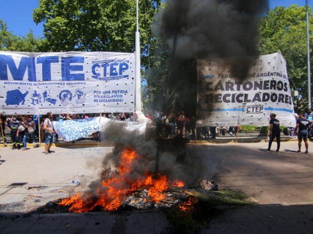 Arde el Frente para Todos: Grabois cruzó a dos intendentes