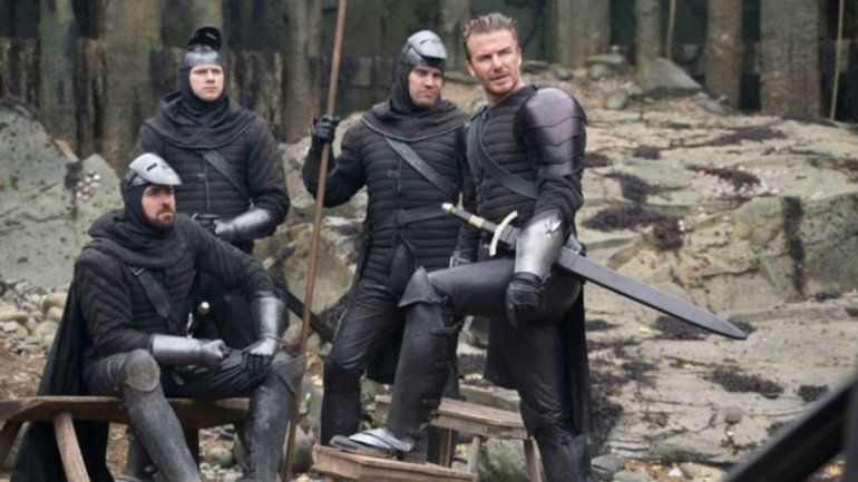 El futbolista se pone en la piel del caballero Blackleg Leader.