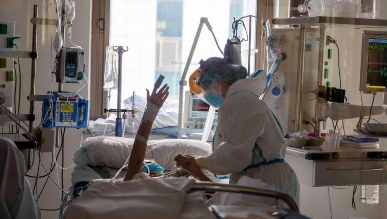 Día récord en el país, con 1.386 contagios y 30 muertes por coronavirus