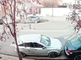 En choque y fuga de la conductora tuvo lugar en calle Bouquet Roldán 60. 