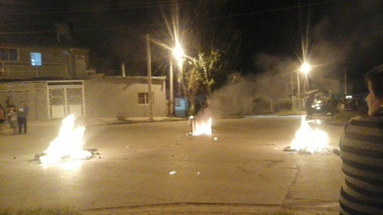 Vecinos quisieron echar a Los Seguel del barrio Mudon