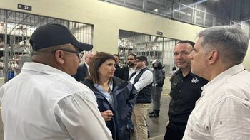 Patricia Bullrich recorrió distintos edificios de El Salvador, donde se interiorizó sobre las políticas de seguridad de Nayib Bukele. Patricia Bullrich recorrió distintos edificios de El Salvador, donde se interiorizó sobre las políticas de seguridad de Nayib Bukele.