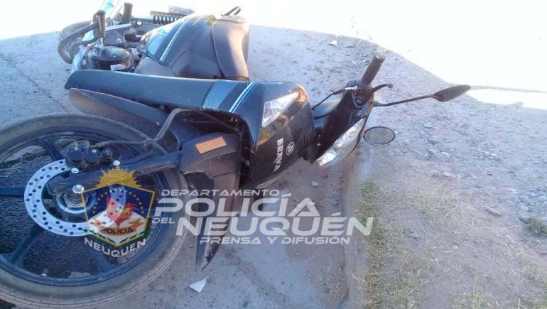 La moto en la que circulaban los j&oacute;venes que efectuaron disparos en el barrio Villa Ceferino fue secuestrada por la Polic&iacute;a.
