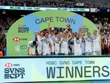 El equipo argentino de rugby masculino en la categoría seven y su festejo en Ciudad del Cabo. 