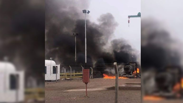 Un petrolero fue asistido por la explosión en un yacimiento