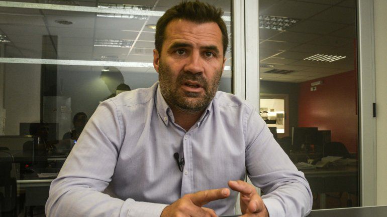 Darío Martínez va a Houston a exigir licencia social