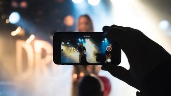 Podrían estar utilizándote la cámara del celular sin que te des cuenta. Podrían estar utilizándote la cámara del celular sin que te des cuenta.