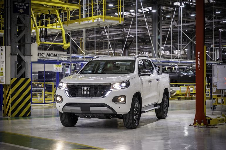 La Fiat Titano en la planta de Ferreyra: el frente se asemeja al que tiene actualmente la Toro, pickup compacta de la marca. La Fiat Titano en la planta de Ferreyra: el frente se asemeja al que tiene actualmente la Toro, pickup compacta de la marca.
