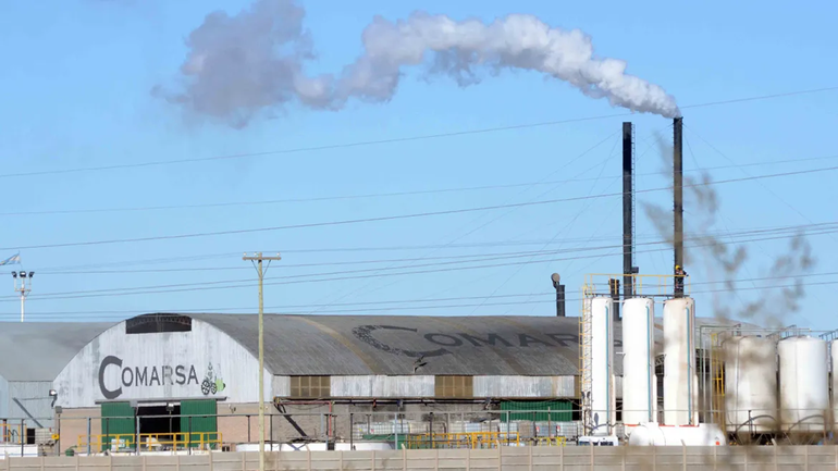 Comarsa fue una tratadora de residuos petroleros. Hubo una causa por contaminación ambiental y embargos. Comarsa fue una tratadora de residuos petroleros. Hubo una causa por contaminación ambiental y embargos.