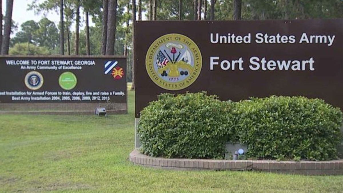 Un tirador activo causó momentos de tensión en una base militar de Estados Unidos.