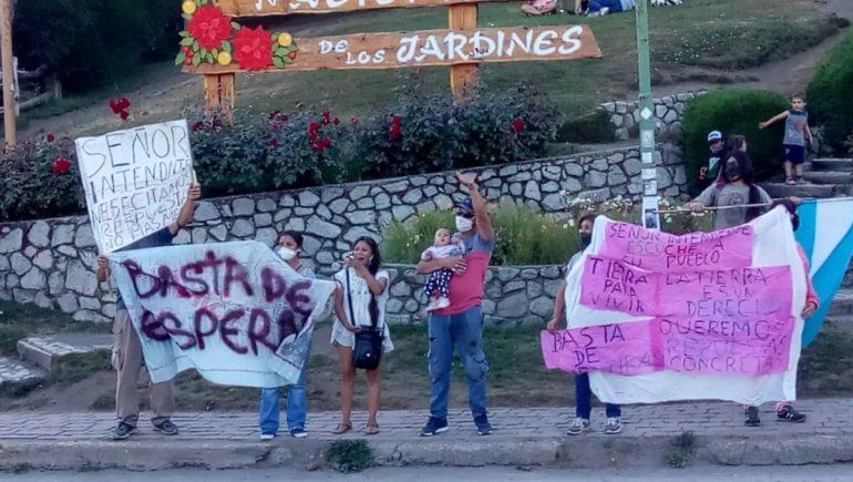 La Angostura: dicen que se quedan en la calle porque no hay casas para alquilar