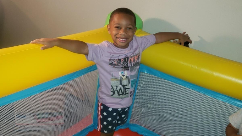 Nene de 4 años se mató de un tiro mientras la mamá fumaba marihuana