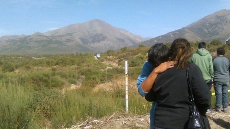 El llanto de los familiares que esperaron hasta que sacaron el cuerpo.&nbsp;