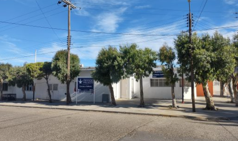 En la comisaría le dijeron que no le tomarían la denuncia porque ya había intervenido un Juez de Paz. En la comisaría le dijeron que no le tomarían la denuncia porque ya había intervenido un Juez de Paz.