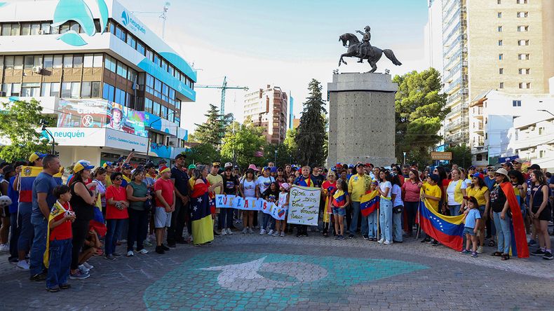 La comunidad venezolano celebró la captura de Nicolás Maduro | LM Neuquen La comunidad venezolano celebró la captura de Nicolás Maduro
